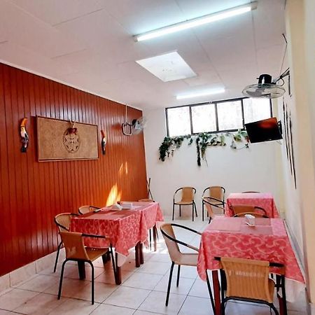 Hostal Huayruro Iquitos Buitenkant foto