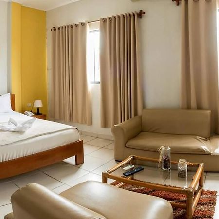 Hostal Huayruro Iquitos Buitenkant foto