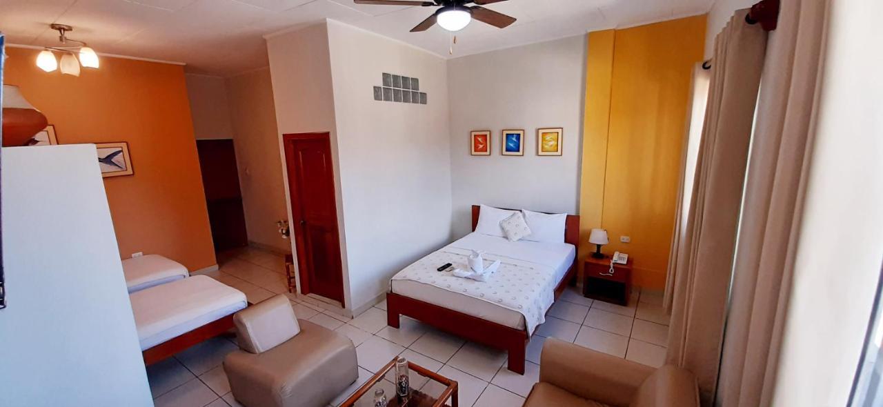 Hostal Huayruro Iquitos Buitenkant foto