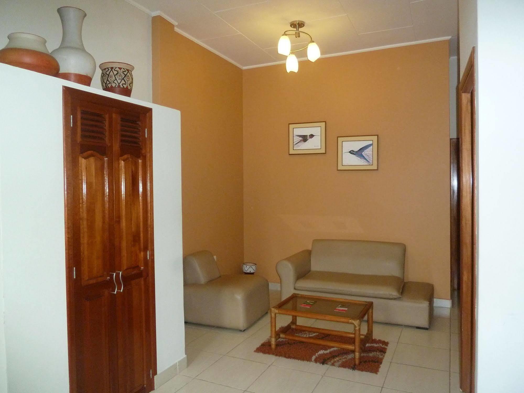 Hostal Huayruro Iquitos Buitenkant foto