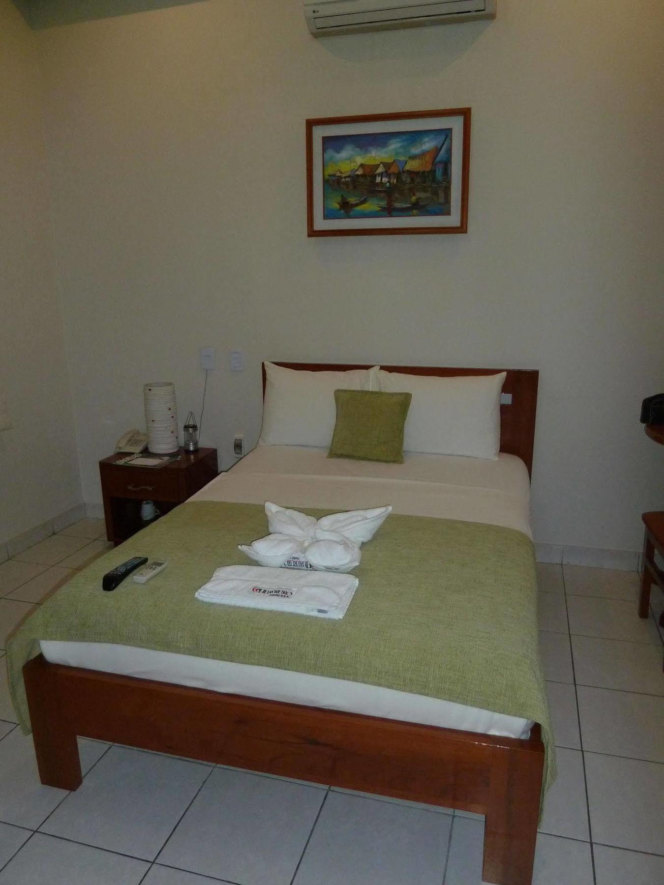 Hostal Huayruro Iquitos Buitenkant foto